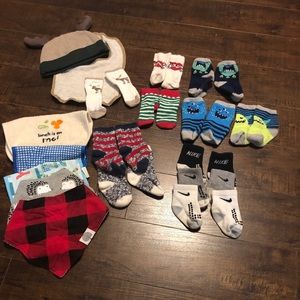 Bundle of baby accessories.